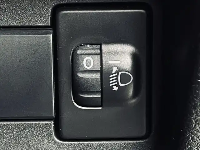 スズキ スペーシア カスタム HYBRID XS ターボ 道央・札幌 2024(令6)年 0.8万km ブルーイッシュブラックパール3 ・4WD/・デュアルセンサーブレーキサポートII/・レーダークルーズコントロール/・両側PSドア/・社外メモリーナビ（SKX-S807）/　CD/DVD/SD/USB/Bt/iPod/フルセグ/・LEDヘッドライト/・オートハイビーム/・オートライト/・HUD/・黒ハーフレザーシート/・シートヒーター（D/N）/・ステアリングヒーター/・前後コーナーセンサー/・パドルシフト/・オートブレーキホールド/・ビルトインETC/・ヘッドライトレベライザー/・スマートキー/・プッシュスタート/・純正15inchアルミ/・保証書（有）/・社外マフラー（柿本改 GT box 06＆S）