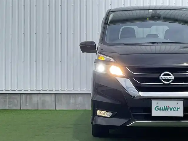 日産 セレナ ハイウェイスター Vセレクション 香川県 2018(平30)年 5.2万km ダイヤモンドブラック 登録時走行距離：51640km/純正9型ナビ/　CD DVD BT フルセグTV/全方位カメラ/ドライブレコーダー/ETC/両側パワースライドドア/エマージェンシーブレーキ/レーンキープアシスト/クルーズコントロール/クリアランスソナー/パーキングアシスト/アイドリングストップ/LEDヘッドライト/オートライト/フォグランプ/ロールサンシェード/ISOFIX/革巻きステアリング/ステアリングスイッチ/プッシュスタート/スマートキー/スペアキー
