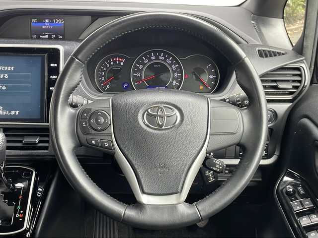 トヨタ ヴォクシー ZS 長野県 2017(平29)年 4.6万km ブラック トヨタセーフティセンス/純正１０型ナビフルセグTV/純正１２型フリップダウンモニター/両側パワースライドドア/バックカメラ/ビルトインETC/LEDヘッドライト/純正１６インチアルミ/クルーズコントロール