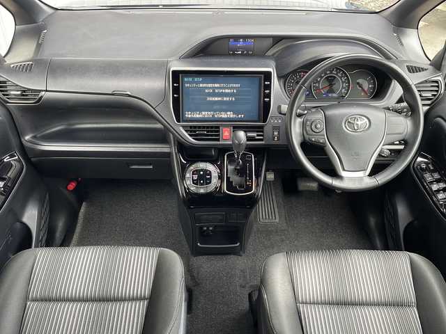 トヨタ ヴォクシー ZS 長野県 2017(平29)年 4.6万km ブラック トヨタセーフティセンス/純正１０型ナビフルセグTV/純正１２型フリップダウンモニター/両側パワースライドドア/バックカメラ/ビルトインETC/LEDヘッドライト/純正１６インチアルミ/クルーズコントロール