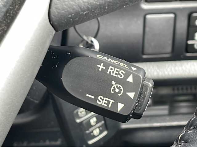 トヨタ ヴォクシー ZS 大阪府 2017(平29)年 4.6万km ブラック トヨタセーフティセンス/純正１０型ナビフルセグTV/純正１２型フリップダウンモニター/両側パワースライドドア/バックカメラ/ビルトインETC/LEDヘッドライト/純正１６インチアルミ/クルーズコントロール