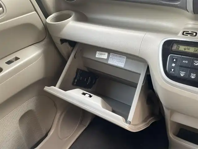 ホンダ Ｎ ＢＯＸ ＋ G Lパッケージ 静岡県 2014(平26)年 10.9万km カトラリーシルバーM ワンオーナー/純正ナビ/CD/SD/片側パワースライドドア/前方ドライブレコーダー/ETC/HIDヘッドライト/オートライト/スマートキー×2/保証書/取扱説明書/ナビ取扱説明書/H28/31/R3/5/7点検記録簿有