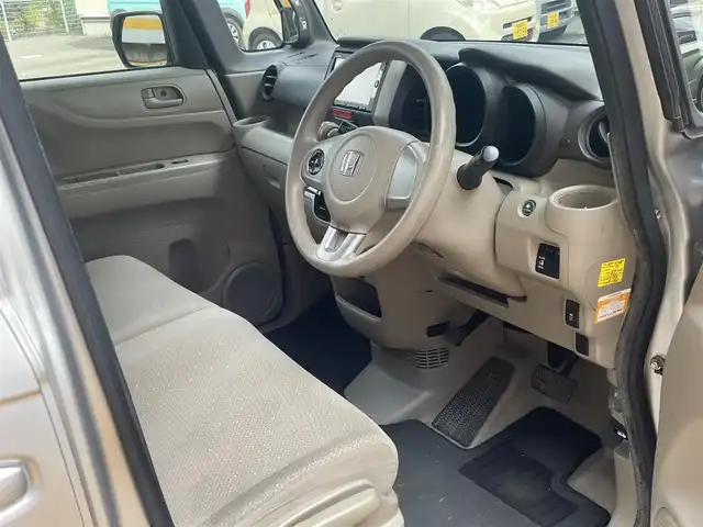 ホンダ Ｎ ＢＯＸ ＋ G Lパッケージ 静岡県 2014(平26)年 10.9万km カトラリーシルバーM ワンオーナー/純正ナビ/CD/SD/片側パワースライドドア/前方ドライブレコーダー/ETC/HIDヘッドライト/オートライト/スマートキー×2/保証書/取扱説明書/ナビ取扱説明書/H28/31/R3/5/7点検記録簿有