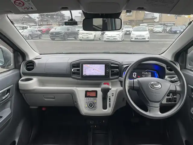 ダイハツ ミラ イース G SAⅢ 熊本県 2017(平29)年 3.1万km スカイブルーメタリック 純正ナビ/・AM/FM/CD/DVD/SD/iPod/BT/・フルセグTV/バックカメラ/横滑り防止機能/衝突被害軽減システム/アイドリングストップ/レーンキープアシスト/オートマチックハイビーム/前後コーナーセンサー/オートライト/・LEDライト/・ヘッドライトレベライザー/D/N席シートヒーター/前方ドライブレコーダー/ETC/電動格納ミラー/ドアバイザー/純正フロアマット/純正アルミホイール/スマートキー/・スペアキー