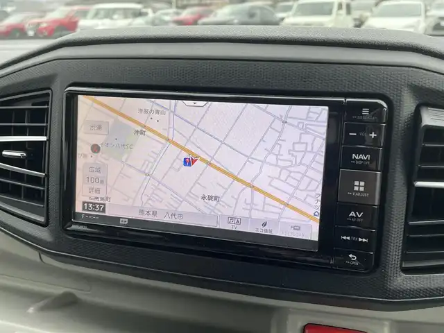 ダイハツ ミラ イース G SAⅢ 熊本県 2017(平29)年 3.1万km スカイブルーメタリック 純正ナビ/・AM/FM/CD/DVD/SD/iPod/BT/・フルセグTV/バックカメラ/横滑り防止機能/衝突被害軽減システム/アイドリングストップ/レーンキープアシスト/オートマチックハイビーム/前後コーナーセンサー/オートライト/・LEDライト/・ヘッドライトレベライザー/D/N席シートヒーター/前方ドライブレコーダー/ETC/電動格納ミラー/ドアバイザー/純正フロアマット/純正アルミホイール/スマートキー/・スペアキー