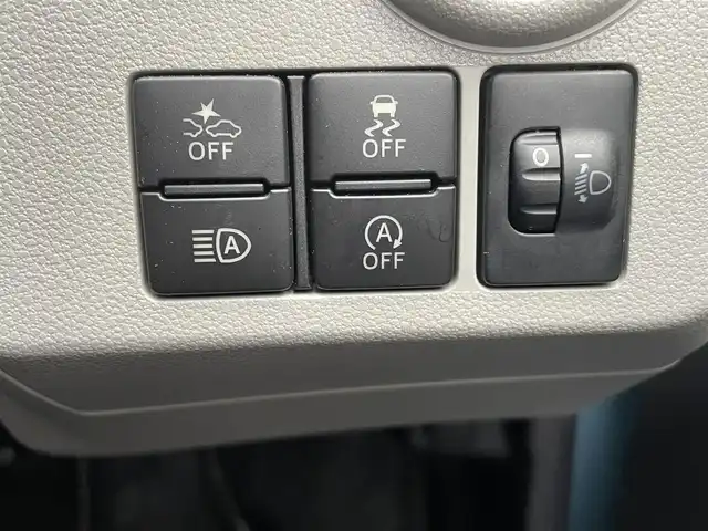 ダイハツ ミラ イース G SAⅢ 熊本県 2017(平29)年 3.1万km スカイブルーメタリック 純正ナビ/・AM/FM/CD/DVD/SD/iPod/BT/・フルセグTV/バックカメラ/横滑り防止機能/衝突被害軽減システム/アイドリングストップ/レーンキープアシスト/オートマチックハイビーム/前後コーナーセンサー/オートライト/・LEDライト/・ヘッドライトレベライザー/D/N席シートヒーター/前方ドライブレコーダー/ETC/電動格納ミラー/ドアバイザー/純正フロアマット/純正アルミホイール/スマートキー/・スペアキー