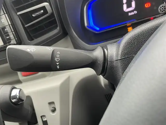 ダイハツ ミラ イース G SAⅢ 熊本県 2017(平29)年 3.1万km スカイブルーメタリック 純正ナビ/・AM/FM/CD/DVD/SD/iPod/BT/・フルセグTV/バックカメラ/横滑り防止機能/衝突被害軽減システム/アイドリングストップ/レーンキープアシスト/オートマチックハイビーム/前後コーナーセンサー/オートライト/・LEDライト/・ヘッドライトレベライザー/D/N席シートヒーター/前方ドライブレコーダー/ETC/電動格納ミラー/ドアバイザー/純正フロアマット/純正アルミホイール/スマートキー/・スペアキー