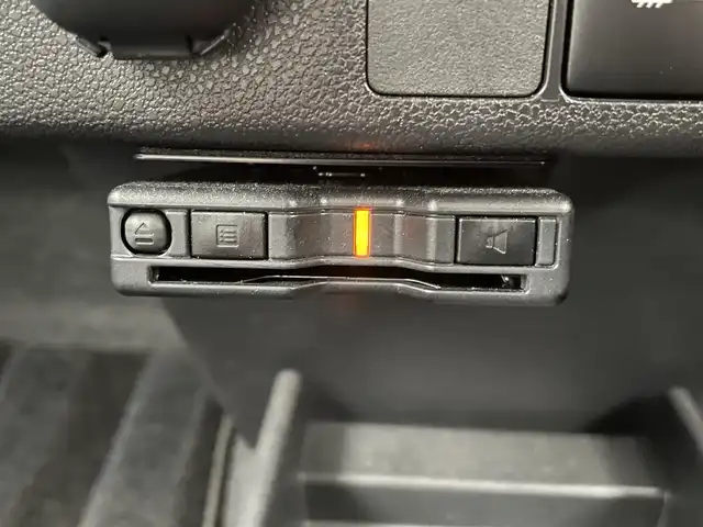 ダイハツ ミラ イース G SAⅢ 熊本県 2017(平29)年 3.1万km スカイブルーメタリック 純正ナビ/・AM/FM/CD/DVD/SD/iPod/BT/・フルセグTV/バックカメラ/横滑り防止機能/衝突被害軽減システム/アイドリングストップ/レーンキープアシスト/オートマチックハイビーム/前後コーナーセンサー/オートライト/・LEDライト/・ヘッドライトレベライザー/D/N席シートヒーター/前方ドライブレコーダー/ETC/電動格納ミラー/ドアバイザー/純正フロアマット/純正アルミホイール/スマートキー/・スペアキー