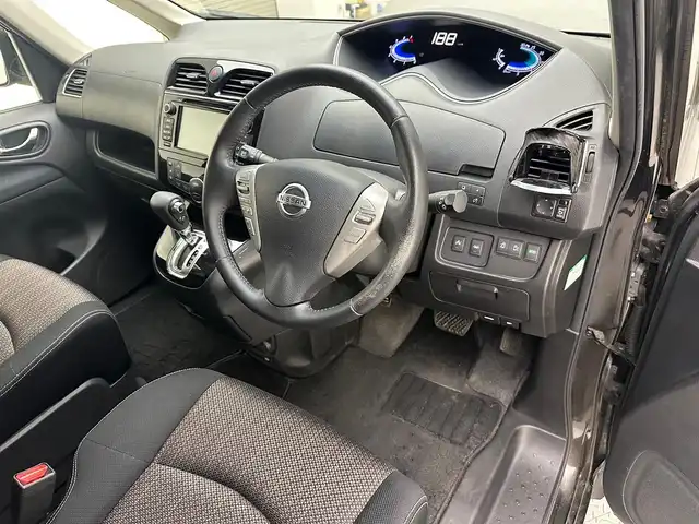 日産 セレナ ハイウェイS S HV Aセーフ 兵庫県 2015(平27)年 7.1万km タイガーアイブラウン ・純正SDナビ/・全方位カメラ/・前方ドライブレコーダー/・ビルドインETC/・両側パワースライドドア/・前後コーナーセンサー/・オートライト/・LEDヘッドライト/・衝突軽減ブレーキ/・レーンキープアシスト/・オートクルーズコントロール/・純正16インチアルミホイール/・スマートキー/・スペアキー1本/・プッシュスタート