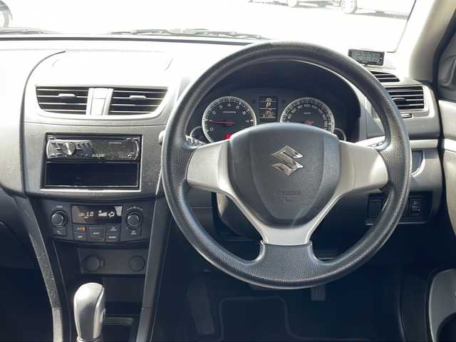 スズキ スイフト XG 山梨県 2011(平23)年 6.2万km アブレイズレッドパール2 4WD/パイオニア製CDデッキ/（DEM-350）/プッシュスタート/ハロゲンヘッドライト/プッシュスタート/スペアキー/盗難防止装置/純正ホイール