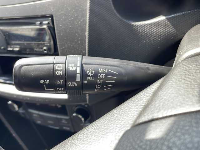 スズキ スイフト XG 山梨県 2011(平23)年 6.2万km アブレイズレッドパール2 4WD/パイオニア製CDデッキ/（DEM-350）/プッシュスタート/ハロゲンヘッドライト/プッシュスタート/スペアキー/盗難防止装置/純正ホイール