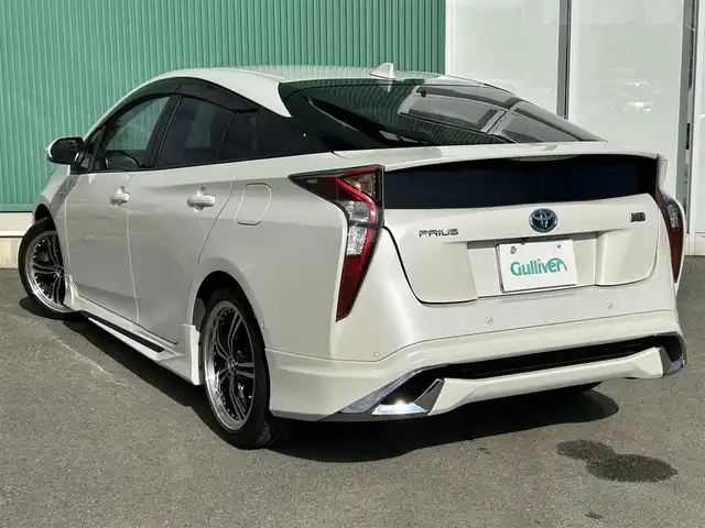 トヨタ プリウス A 福岡県 2016(平28)年 5.4万km ホワイトパールクリスタルシャイン 純正ナビ/・BT/・フルセグTV/・バックカメラ/純正ETC/クルーズコントロール/レーンキープアシスト/衝突被害軽減ブレーキ/LEDヘッドライト/オートライト/前後コーナーセンサー/パーキングアシスト/純正フロアマット/社外AW