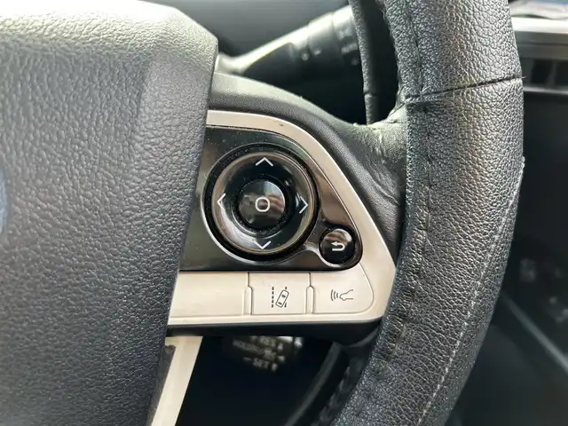 トヨタ プリウス A 福岡県 2016(平28)年 5.4万km ホワイトパールクリスタルシャイン 純正ナビ/・BT/・フルセグTV/・バックカメラ/純正ETC/クルーズコントロール/レーンキープアシスト/衝突被害軽減ブレーキ/LEDヘッドライト/オートライト/前後コーナーセンサー/パーキングアシスト/純正フロアマット/社外AW