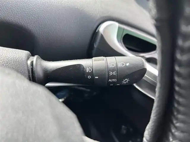 トヨタ プリウス A 福岡県 2016(平28)年 5.4万km ホワイトパールクリスタルシャイン 純正ナビ/・BT/・フルセグTV/・バックカメラ/純正ETC/クルーズコントロール/レーンキープアシスト/衝突被害軽減ブレーキ/LEDヘッドライト/オートライト/前後コーナーセンサー/パーキングアシスト/純正フロアマット/社外AW