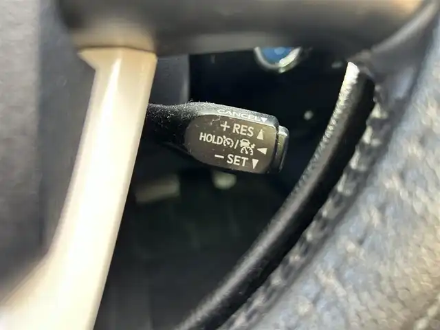 トヨタ プリウス A 福岡県 2016(平28)年 5.4万km ホワイトパールクリスタルシャイン 純正ナビ/・BT/・フルセグTV/・バックカメラ/純正ETC/クルーズコントロール/レーンキープアシスト/衝突被害軽減ブレーキ/LEDヘッドライト/オートライト/前後コーナーセンサー/パーキングアシスト/純正フロアマット/社外AW