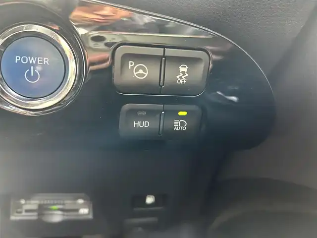 トヨタ プリウス A 福岡県 2016(平28)年 5.4万km ホワイトパールクリスタルシャイン 純正ナビ/・BT/・フルセグTV/・バックカメラ/純正ETC/クルーズコントロール/レーンキープアシスト/衝突被害軽減ブレーキ/LEDヘッドライト/オートライト/前後コーナーセンサー/パーキングアシスト/純正フロアマット/社外AW