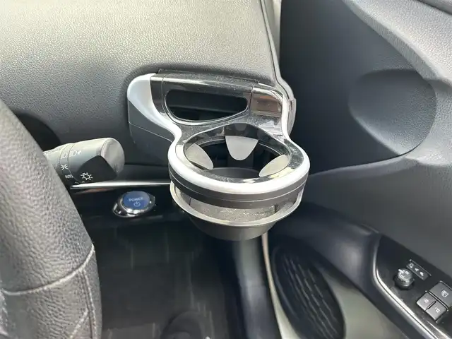 トヨタ プリウス A 福岡県 2016(平28)年 5.4万km ホワイトパールクリスタルシャイン 純正ナビ/・BT/・フルセグTV/・バックカメラ/純正ETC/クルーズコントロール/レーンキープアシスト/衝突被害軽減ブレーキ/LEDヘッドライト/オートライト/前後コーナーセンサー/パーキングアシスト/純正フロアマット/社外AW