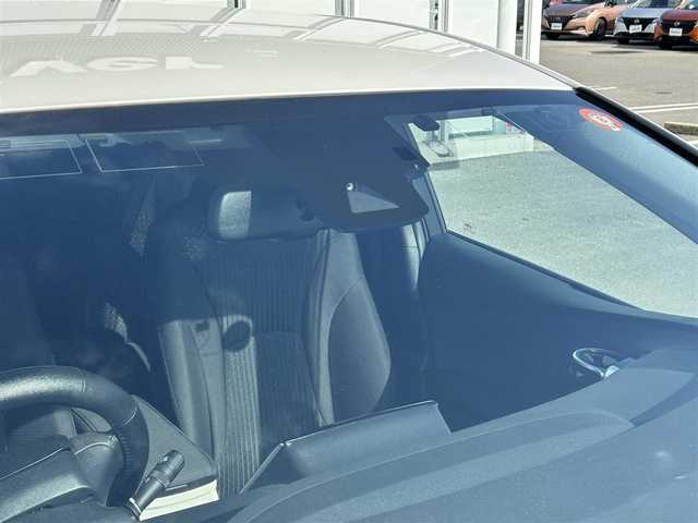 トヨタ プリウス A 福岡県 2016(平28)年 5.4万km ホワイトパールクリスタルシャイン 純正ナビ/・BT/・フルセグTV/・バックカメラ/純正ETC/クルーズコントロール/レーンキープアシスト/衝突被害軽減ブレーキ/LEDヘッドライト/オートライト/前後コーナーセンサー/パーキングアシスト/純正フロアマット/社外AW