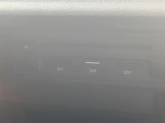 アウディ Ａ３ SB 1．4 TFSI スポーツ 兵庫県 2018(平30)年 8.5万km パール ワンオーナー/保証書/取扱説明書/純正メモリーナビ/バックカメラ/Bluetooth/ワンセグ/ステアリングスイッチ/純正フロアマット/純正アルミホイール/ETC2.0/ハーフレザー/シートヒーター/パドルシフト/オートライト/電動格納ミラー/スマートキー