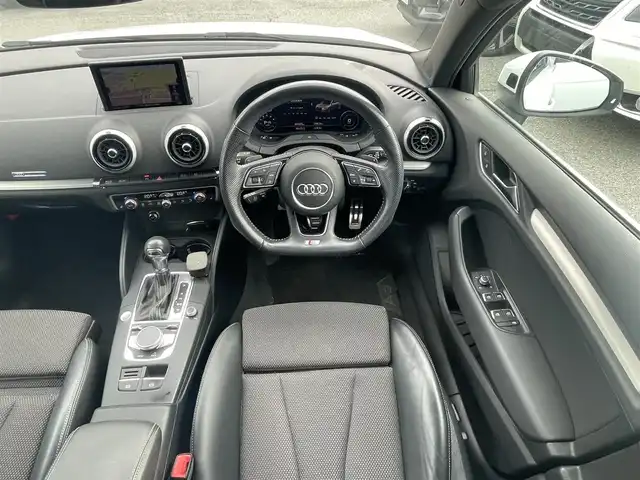 アウディ Ａ３ SB 1．4 TFSI スポーツ 兵庫県 2018(平30)年 8.5万km パール ワンオーナー/保証書/取扱説明書/純正メモリーナビ/バックカメラ/Bluetooth/ワンセグ/ステアリングスイッチ/純正フロアマット/純正アルミホイール/ETC2.0/ハーフレザー/シートヒーター/パドルシフト/オートライト/電動格納ミラー/スマートキー