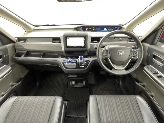 ホンダ フリード ハイブリット G ホンダセンシング 熊本県 2019(平31)年 4.5万km プレミアムクリスタルレッドM ●ギャザーズナビVXM-174VFXi/(CD/DVD/Bluetooth)/●ビルトインETC/●ハーフレザーシート/●バックカメラ/●レ－ダークルーズコントロール/●両側パワースライドドア/●衝突被害軽減システム/●レーンキープアシスト/●前後クリアランスソナー/●横滑り防止/●オートライト/●LEDヘッドライト/●スマートキー/●プッシュスタート/●スペアキー1本/●革巻きステアリング/●ステアリングスイッチ/●純正15インチアルミホイール/●純正フロアマット/●保証書/●取扱説明書