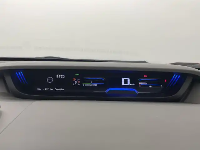 ホンダ フリード ハイブリット G ホンダセンシング 熊本県 2019(平31)年 4.5万km プレミアムクリスタルレッドM ●ギャザーズナビVXM-174VFXi/(CD/DVD/Bluetooth)/●ビルトインETC/●ハーフレザーシート/●バックカメラ/●レ－ダークルーズコントロール/●両側パワースライドドア/●衝突被害軽減システム/●レーンキープアシスト/●前後クリアランスソナー/●横滑り防止/●オートライト/●LEDヘッドライト/●スマートキー/●プッシュスタート/●スペアキー1本/●革巻きステアリング/●ステアリングスイッチ/●純正15インチアルミホイール/●純正フロアマット/●保証書/●取扱説明書
