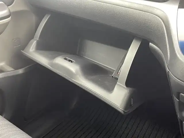 ホンダ フリード ハイブリット G ホンダセンシング 熊本県 2019(平31)年 4.5万km プレミアムクリスタルレッドM ●ギャザーズナビVXM-174VFXi/(CD/DVD/Bluetooth)/●ビルトインETC/●ハーフレザーシート/●バックカメラ/●レ－ダークルーズコントロール/●両側パワースライドドア/●衝突被害軽減システム/●レーンキープアシスト/●前後クリアランスソナー/●横滑り防止/●オートライト/●LEDヘッドライト/●スマートキー/●プッシュスタート/●スペアキー1本/●革巻きステアリング/●ステアリングスイッチ/●純正15インチアルミホイール/●純正フロアマット/●保証書/●取扱説明書