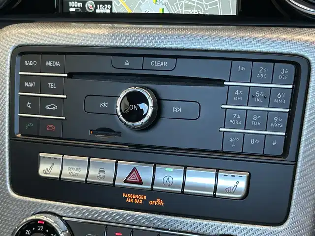 メルセデス・ベンツ ＳＬＣ１８０ スポーツ 福岡県 2019(令1)年 1.5万km オブシディアンブラック 黒革　/ＡＣＣ　/ＢＳＭ　/純正ナビ／フルセグ　/Ｂｌｕｅｔｏｏｔｈ　/Ｂカメラ　/ＡｐｐｌｅＣａｒＰｌａｙ　/ＡｎｄｒｏｉｄＡｕｔｏ　/メモリ付パワーシート　/シートヒーター　/パドルシフト　/純正１８インチＡＷ