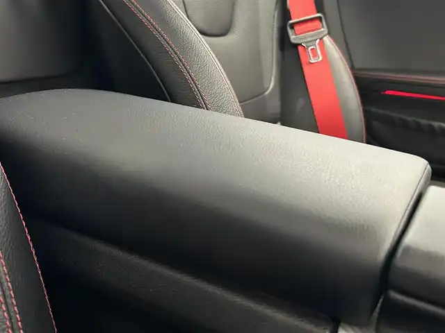 メルセデス・ベンツ ＳＬＣ１８０ スポーツ 福岡県 2019(令1)年 1.5万km オブシディアンブラック 黒革　/ＡＣＣ　/ＢＳＭ　/純正ナビ／フルセグ　/Ｂｌｕｅｔｏｏｔｈ　/Ｂカメラ　/ＡｐｐｌｅＣａｒＰｌａｙ　/ＡｎｄｒｏｉｄＡｕｔｏ　/メモリ付パワーシート　/シートヒーター　/パドルシフト　/純正１８インチＡＷ