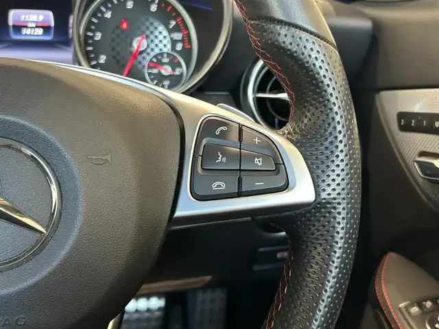 メルセデス・ベンツ ＳＬＣ１８０ スポーツ 福岡県 2019(令1)年 1.5万km オブシディアンブラック 黒革　/ＡＣＣ　/ＢＳＭ　/純正ナビ／フルセグ　/Ｂｌｕｅｔｏｏｔｈ　/Ｂカメラ　/ＡｐｐｌｅＣａｒＰｌａｙ　/ＡｎｄｒｏｉｄＡｕｔｏ　/メモリ付パワーシート　/シートヒーター　/パドルシフト　/純正１８インチＡＷ