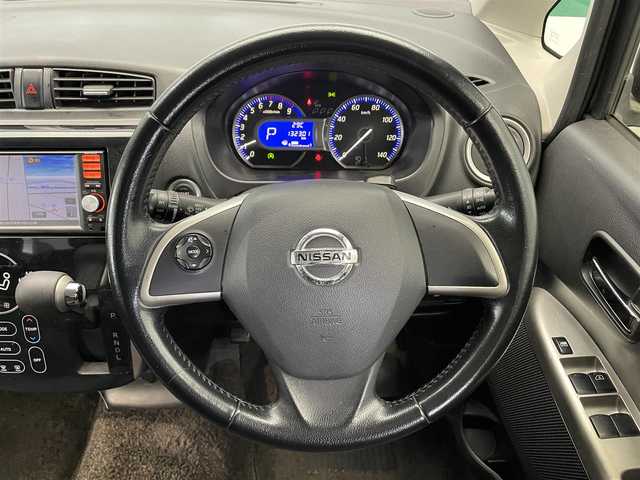 日産 デイズ ハイウェイスターG 鹿児島県 2013(平25)年 13.3万km プレミアムパープルP 純正７インチナビ【ＭＭ１１３Ｄ－Ｗ】/・ワンセグTV/・CD/・AM/FM/・SD　/アラウンドビューモニター　/アイドリングストップ　/革巻きステアリング　/ステアリングリモコン　/フロントフォグライト　/電動格納ミラー　/ドアバイザー　/純正アルミホイール/スマートキー/プッシュスタート