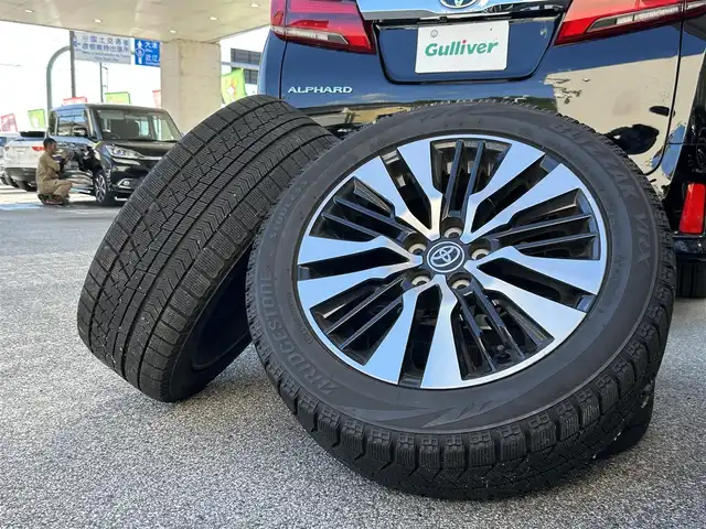 トヨタ アルファード S Cパッケージ 滋賀県 2020(令2)年 4.6万km ブラック 純正メモリーナビ/サンルーフ/Ｔｏｙｏｔａ　Ｓａｆｅｔｙ　Ｓｅｎｓｅ（プリクラッシュセーフティ）/デジタルインナーミラー/ドライブレコーダー/ETC/両側パワースライドドア/シートベンチレーション/ヒートシーター/ステアリングヒーター/クルーズコントロール/レーンキープアシスト/ブラインドスポットモニター/ブレーキホールド/電子パーキング/ステアリングスイッチ/オートハイビーム/オートライト/フルオートエアコン/パワーシート/電動格納ミラー/シートメモリー/プッシュスタート/横滑り防止装置/ECO MODE/ドアバイザー/ウッドコンビステアリング/nanoe/パワーバックドア/純正AW積込み冬用タイヤ　６ｍｍ　235/50/18