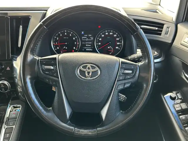 トヨタ アルファード S Cパッケージ 滋賀県 2020(令2)年 4.6万km ブラック 純正メモリーナビ/サンルーフ/Ｔｏｙｏｔａ　Ｓａｆｅｔｙ　Ｓｅｎｓｅ（プリクラッシュセーフティ）/デジタルインナーミラー/ドライブレコーダー/ETC/両側パワースライドドア/シートベンチレーション/ヒートシーター/ステアリングヒーター/クルーズコントロール/レーンキープアシスト/ブラインドスポットモニター/ブレーキホールド/電子パーキング/ステアリングスイッチ/オートハイビーム/オートライト/フルオートエアコン/パワーシート/電動格納ミラー/シートメモリー/プッシュスタート/横滑り防止装置/ECO MODE/ドアバイザー/ウッドコンビステアリング/nanoe/パワーバックドア/純正AW積込み冬用タイヤ　６ｍｍ　235/50/18