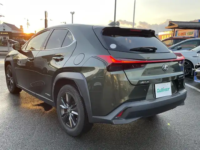 レクサス ＵＸ 250h バージョンC 長崎県 2021(令3)年 3.7万km テレーンカーキマイカM レクサスセーフティシステム/純正ナビ/（フルセグ・DVD・SD・BT・ミラキャスト・USB)/合皮レザーシート/運転席シートメモリー/パドルシフト/オートライト/LEDヘッドライト/ステアリングスイッチ/ステアリングヒーター/前席パワーシート/前席シートヒーター/ドライブレコーダー/ETC2.0/バックカメラ/レーダークルーズコントロール/レーンキープアシスト/クリアランスソナー/スペアキー