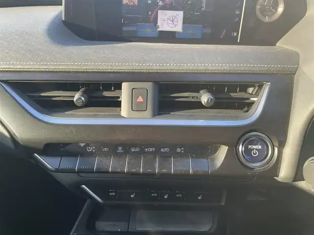 レクサス ＵＸ 250h バージョンC 長崎県 2021(令3)年 3.7万km テレーンカーキマイカM レクサスセーフティシステム/純正ナビ/（フルセグ・DVD・SD・BT・ミラキャスト・USB)/合皮レザーシート/運転席シートメモリー/パドルシフト/オートライト/LEDヘッドライト/ステアリングスイッチ/ステアリングヒーター/前席パワーシート/前席シートヒーター/ドライブレコーダー/ETC2.0/バックカメラ/レーダークルーズコントロール/レーンキープアシスト/クリアランスソナー/スペアキー