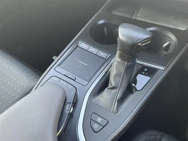 レクサス ＵＸ 250h バージョンC 長崎県 2021(令3)年 3.7万km テレーンカーキマイカM レクサスセーフティシステム/純正ナビ/（フルセグ・DVD・SD・BT・ミラキャスト・USB)/合皮レザーシート/運転席シートメモリー/パドルシフト/オートライト/LEDヘッドライト/ステアリングスイッチ/ステアリングヒーター/前席パワーシート/前席シートヒーター/ドライブレコーダー/ETC2.0/バックカメラ/レーダークルーズコントロール/レーンキープアシスト/クリアランスソナー/スペアキー