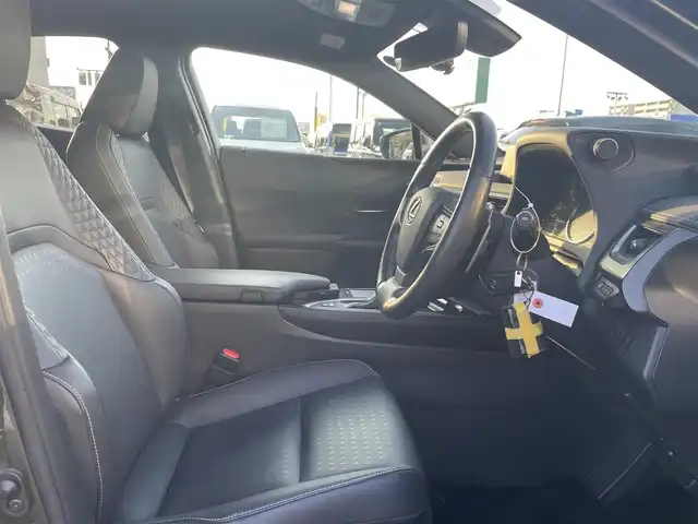 レクサス ＵＸ 250h バージョンC 長崎県 2021(令3)年 3.7万km テレーンカーキマイカM レクサスセーフティシステム/純正ナビ/（フルセグ・DVD・SD・BT・ミラキャスト・USB)/合皮レザーシート/運転席シートメモリー/パドルシフト/オートライト/LEDヘッドライト/ステアリングスイッチ/ステアリングヒーター/前席パワーシート/前席シートヒーター/ドライブレコーダー/ETC2.0/バックカメラ/レーダークルーズコントロール/レーンキープアシスト/クリアランスソナー/スペアキー