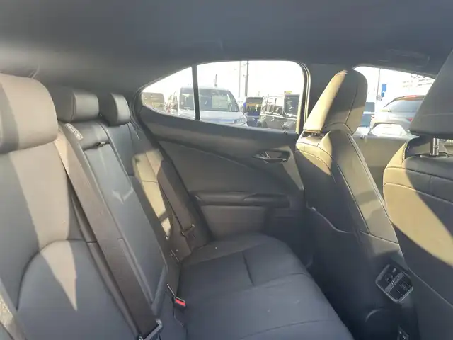 レクサス ＵＸ 250h バージョンC 長崎県 2021(令3)年 3.7万km テレーンカーキマイカM レクサスセーフティシステム/純正ナビ/（フルセグ・DVD・SD・BT・ミラキャスト・USB)/合皮レザーシート/運転席シートメモリー/パドルシフト/オートライト/LEDヘッドライト/ステアリングスイッチ/ステアリングヒーター/前席パワーシート/前席シートヒーター/ドライブレコーダー/ETC2.0/バックカメラ/レーダークルーズコントロール/レーンキープアシスト/クリアランスソナー/スペアキー