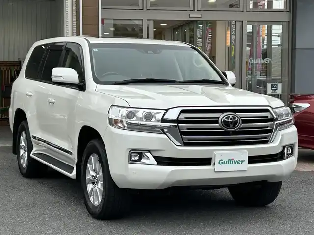 トヨタ ランドクルーザー AX Gセレクション 埼玉県 2017(平29)年 3.2万km ホワイトパールクリスタルシャイン ワンオーナー/純正ナビ/サンルーフ/レザーシート/デュアルエアコン/４WD/バック、フロント、サイドカメラ/フルセグ/ビルトインETC2.0/Bluetooth/純正フロアマット/クルコン/ハンドルヒーター/プリクラッシュセーフティ/クリアランスソナー/USBポート