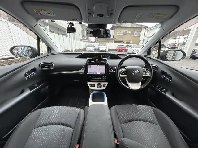 トヨタ プリウス A 愛知県 2016(平28)年 11万km ダークブルーマイカM 純正SDナビ(FM/AM/CD/DVD/BT/HDMI/ワンセグ)/トヨタセーフティーセンスP/　・プリクラッシュセーフティー/　・レーンディーパーチャーアラート/　・ブラインドスポットモニター/　・アドバンスドパーキングシステム/　・レーダークルーズコントロール/クリアランスソナー・コーナーセンサー/バックカメラ/革巻きステアリング/ドライブレコーダー/LEDヘッドライト/フォグランプ/純正AW15インチ/電動格納ミラー/トノカバー/ETC/純正フロアマット/プッシュスタート/スマートキー/ステアリングリモコン/ハンズフリー/ABS/取扱説明書・保証書