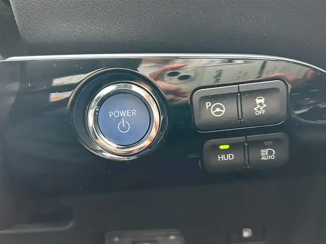 トヨタ プリウス A 愛知県 2016(平28)年 11万km ダークブルーマイカM 純正SDナビ(FM/AM/CD/DVD/BT/HDMI/ワンセグ)/トヨタセーフティーセンスP/　・プリクラッシュセーフティー/　・レーンディーパーチャーアラート/　・ブラインドスポットモニター/　・アドバンスドパーキングシステム/　・レーダークルーズコントロール/クリアランスソナー・コーナーセンサー/バックカメラ/革巻きステアリング/ドライブレコーダー/LEDヘッドライト/フォグランプ/純正AW15インチ/電動格納ミラー/トノカバー/ETC/純正フロアマット/プッシュスタート/スマートキー/ステアリングリモコン/ハンズフリー/ABS/取扱説明書・保証書