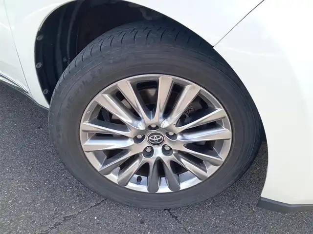 トヨタ ハリアー プレミアム 福井県 2017(平29)年 12.8万km ホワイトパールクリスタルシャイン 純正18インチAW/バックカメラ/レーダークルーズコントロール/運転席パワーシート/電動リアゲート/前方ドライブレコーダー/社外ナビ/フルセグテレビ/ハーフレザーシート/ビルトインETC/レーンキープアシスト/横滑り防止装置/盗難防止装置/衝突被害軽減システム/オートホールド/アイドリングストップ/LEDヘッドライト/Fフォグ/ダブル＋サイドエアバッグ/カーテンエアバッグ/純正フロアマット/スマートキー