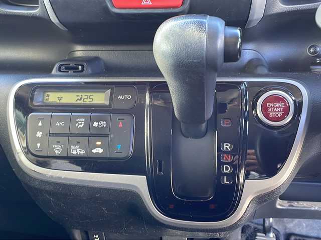 ホンダ Ｎ ＢＯＸ SSパッケージ 愛媛県 2014(平26)年 5.7万km プレミアムホワイトパール ワンオーナー/社外メモリナビ/・フルセグTV/・Bluetooth接続/・CD/DVD再生/・AM/FM/両側パワースライドドア/フリップダウンモニター/前席シートヒーター/前方ドライブレコーダー/オートライト/純正14インチAW/ベンチシート/チップアップシート/スマートキー/スペアキー/保証書