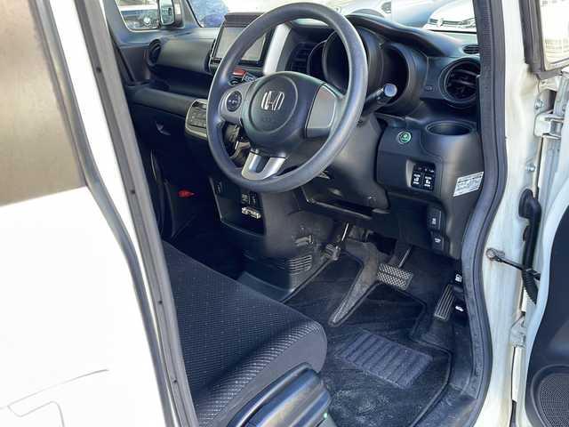 ホンダ Ｎ ＢＯＸ SSパッケージ 愛媛県 2014(平26)年 5.7万km プレミアムホワイトパール ワンオーナー/社外メモリナビ/・フルセグTV/・Bluetooth接続/・CD/DVD再生/・AM/FM/両側パワースライドドア/フリップダウンモニター/前席シートヒーター/前方ドライブレコーダー/オートライト/純正14インチAW/ベンチシート/チップアップシート/スマートキー/スペアキー/保証書