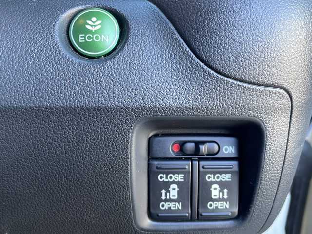 ホンダ Ｎ ＢＯＸ SSパッケージ 愛媛県 2014(平26)年 5.7万km プレミアムホワイトパール ワンオーナー/社外メモリナビ/・フルセグTV/・Bluetooth接続/・CD/DVD再生/・AM/FM/両側パワースライドドア/フリップダウンモニター/前席シートヒーター/前方ドライブレコーダー/オートライト/純正14インチAW/ベンチシート/チップアップシート/スマートキー/スペアキー/保証書