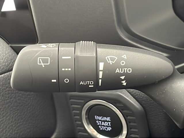 トヨタ ランドクルーザー ２５０ VX 千葉県 2025(令7)年 0.5万km プラチナホワイトパールマイカ 衝突被害軽減システム／レーンキープアシスト/コーナーセンサー（前後）/ブラインドスポットモニター/レーダークルーズコントロール/サンルーフ/純正メモリナビ/　（Bluetooth/USB入力端子/フルセグTV/Miracast）/HDMI/車外カメラ/　（バック/全方位）/純正ビルトインETC2.0/純正ドライブレコーダー（前方のみ）/パワーシート（D席）/シートヒーター（D/N席）/エアーシート（D/N席）/デジタルインナーミラー/ワイヤレス充電/MTモード付AT/ルーフレール/オートハイビーム/LEDヘッドライト/純正18インチアルミホイール