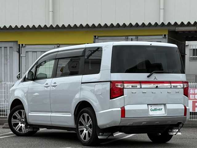 三菱 デリカＤ：５ G パワーパッケージ 愛知県 2023(令5)年 4.1万km ホワイトダイヤモンド /ワンオーナー//純正10インチナビ//純正フルセグTV//AM/FM/BT/DVD/CD/SD/USB/iPod/HDMI/AUX//ビルトインETC//電動サイドステップ//追従機能付きクルーズコントロール//横滑り防止装置//衝突被害軽減ブレーキ//ヒルスタートアシスト//誤発進抑制機能//電動パーキングブレーキ//オートホールドスイッチ//ドライブモードセレクター//ECO MODE//ステアスイッチ//パドルシフト//ステアリングヒーター//リヤヒーター//リヤクーラー//両側パワースライドドア//パワーバックドア//オートリトラミラー//パワーシート(D)/シートヒーター(D/N)//純正LEDオートライト//オートハイビーム//フロントフォグランプ//純正18インチアルミホイール//ドアバイザー//イモビライザー//ISOFIX//スマートキー//スペアキー1本//ダブル/カーテンエアバック//取扱説明書//ナビ説明書//保証書//記録簿(R6/R7)