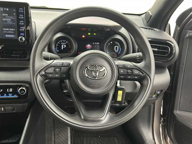 トヨタ ヤリス G 長崎県 2023(令5)年 2.2万km ブラック/アバンギャルドブロンズメタリック ワンオーナー/純正ディスプレイオーディオ/（Bluetooth/Apple CarPlay/Android Auto）/バックカメラ/レーダークルーズコントロール/トヨタセーフティーセンス/・プリクラッシュセーフティ/・レーントレーシングアシスト/・ブラインドスポットモニター/・レーンディパーチャーアラート/・ロードサインアシスト/・パーキングブレーキサポート/・リヤクロストラフィックアラート/ETC/ドライブレコーダー前後/USB端子/電動格納ミラー/ドライブモード/オートマチックハイビーム/純正フロアマット/取扱説明書/保証書