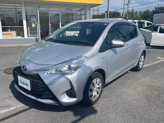 トヨタ ヴィッツ ハイブリッド F 神奈川県 2018(平30)年 4.4万km シルバーM 純正メモリナビ/バックカメラ/ウィンカーミラー/ドアバイザー/プッシュスタート/ETC/純正フロアマット/ステアリングスイッチ/ワンセグテレビ