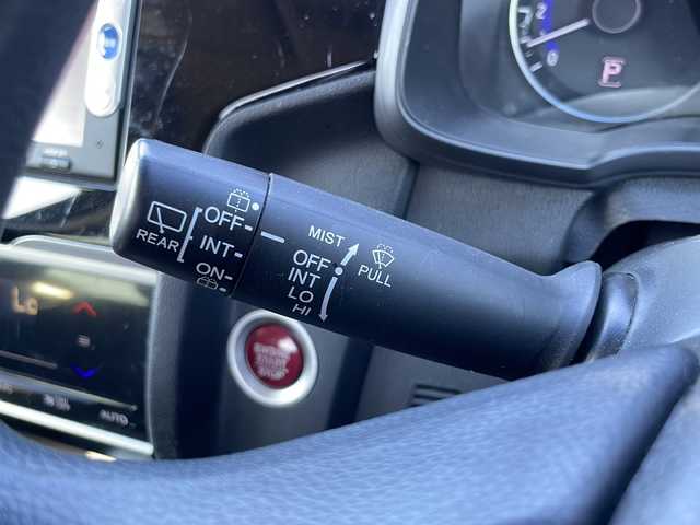 ホンダ フィット 13G Lパッケージ 道東・釧路十勝 2015(平27)年 6.5万km プレミアムホワイトパール 4WD/寒冷地仕様/純正メモリナビ　VXM-145VSi/　(AM/FM/CD/DVD/BT)/バックカメラ/アイドリングストップ/社外ETC/ステアリングスイッチ/スマートキー/LEDヘッドライト